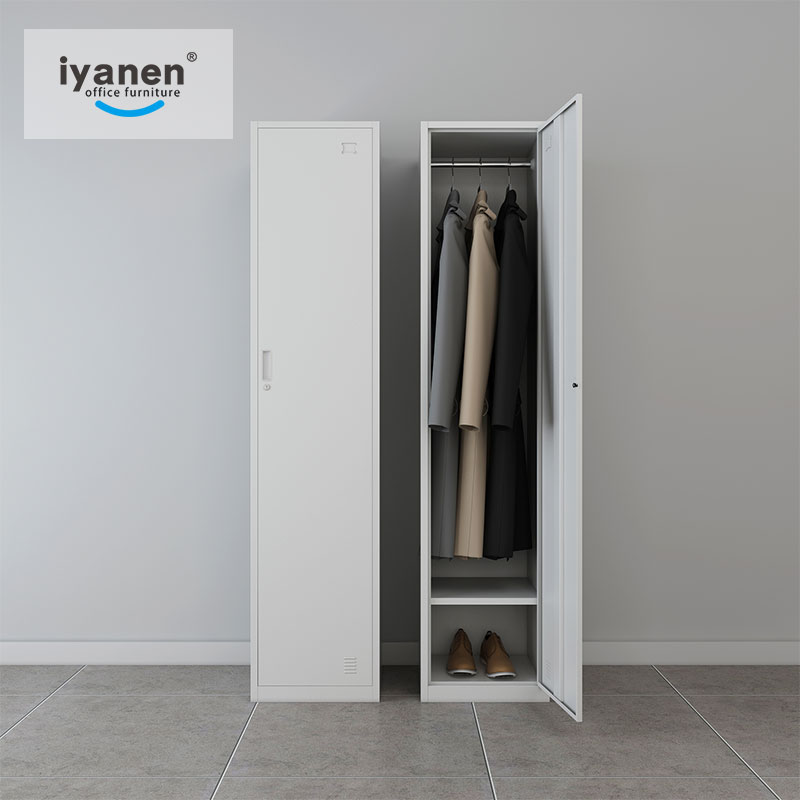 Single door locker